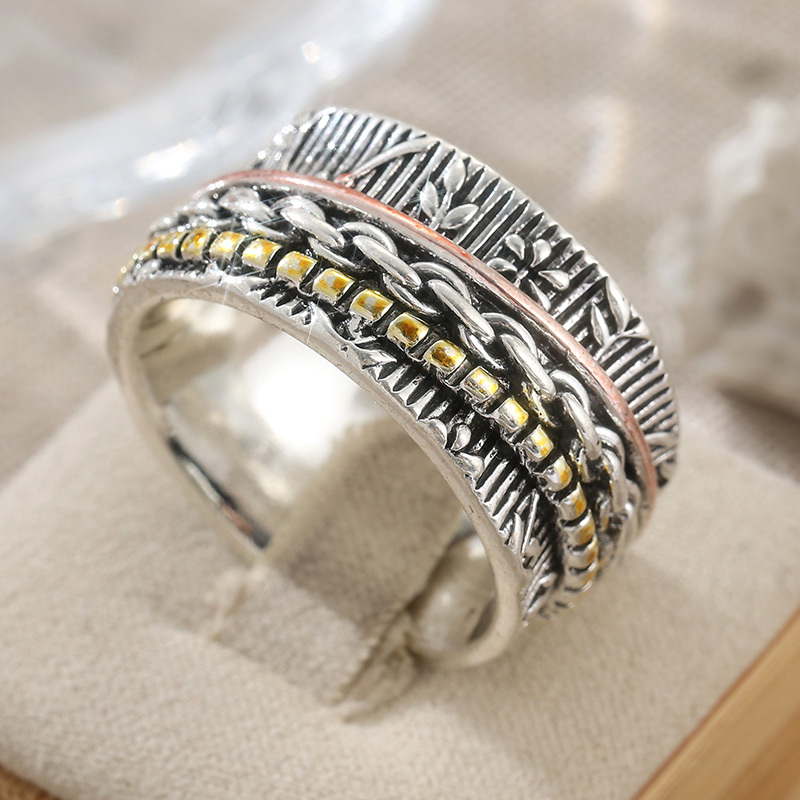 Women's Retro Wide Ring with Chain Detailing, Engravable